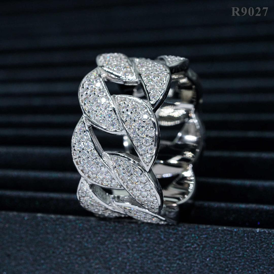 Bague solitaire en moissanite